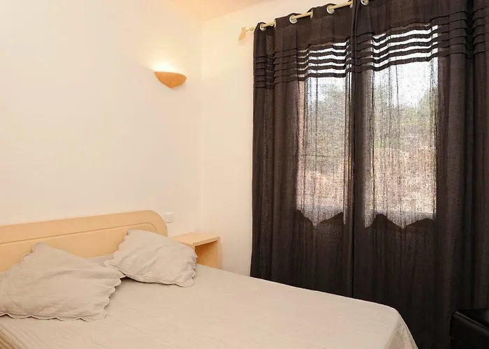 菲奥里迪圣朱利亚酒店 3* 维琪奥港